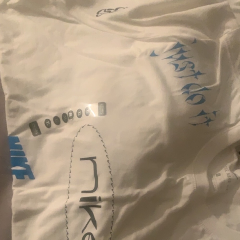 Nike Tshirt that matchs air max plus